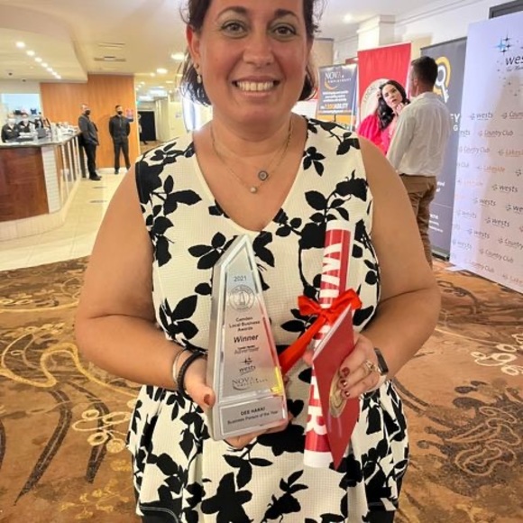 Meet your Posher, Dee - Picture 1 of 1